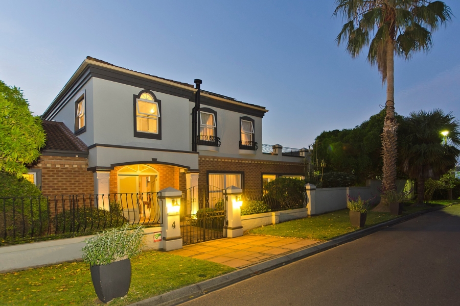 3 Bedroom Property for Sale in Leisure Isle Western Cape